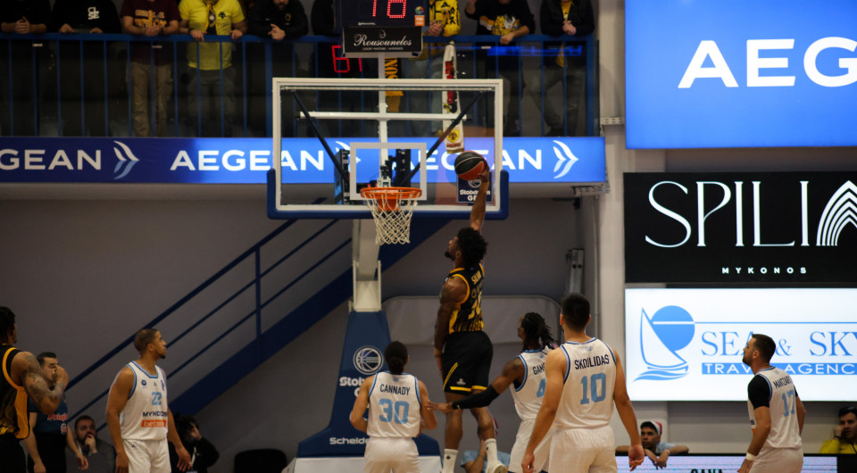 Η Μύκονος πήγε για ανατροπάρα, η ΑΕΚ έμεινε όρθια και έφυγε με «διπλό»
