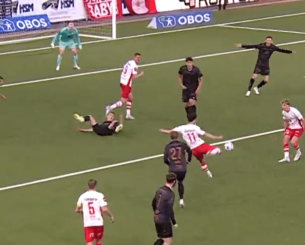 Έχουμε το αυτογκόλ της χρονιάς! Είναι... τρελό και μπήκε στη Νορβηγία! (vid)