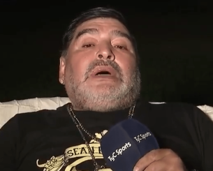 Σοκάρουν οι νέες αποκαλύψεις για τον θάνατο του Μαραντόνα - Η «κατ’ οίκον νοσηλεία» που δεν έγινε ποτέ και η καρέκλα τουαλέτας Σοκάρουν οι νέες αποκαλύψεις για τον θάνατο του Μαραντόνα - Η «κατ’ οίκον νοσηλεία» που δεν έγινε ποτέ και η καρέκλα τουαλέτας