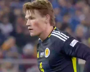 Έξαλλοι οι Σκωτσέζοι με τα λέιζερ στον ΜακΤόμινεϊ - Ζητούν την παρέμβαση της UEFA Έξαλλοι οι Σκωτσέζοι με τα λέιζερ στον ΜακΤόμινεϊ - Ζητούν την παρέμβαση της UEFA