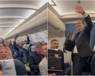 Αποθέωση και ευχές στον Σφαιρόπουλο κατά την πτήση επιστροφής στο Βελιγράδι (vid)