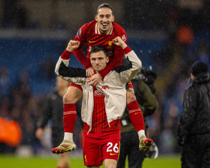 Φαβορί για να παραμείνει στη Λίβερπουλ ο Τσιμίκας - Προς την έξοδο ο Ρόμπερτσον Φαβορί για να παραμείνει στη Λίβερπουλ ο Τσιμίκας - Προς την έξοδο ο Ρόμπερτσον