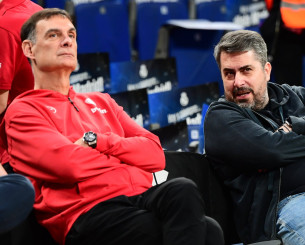 Mπαρτζώκας και Μπαφές παρακολουθούν Χοκς - Σανς για τη Summer League του ΝΒΑ (video)