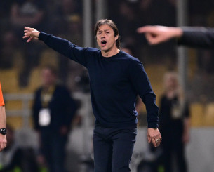 Ο Σιμεόνε αποθέωσε τον Αλμέιδα: «Έχει παράξει εξαιρετικό έργο όπου κι αν έχει εργαστεί» Ο Σιμεόνε αποθέωσε τον Αλμέιδα: «Έχει παράξει εξαιρετικό έργο όπου κι αν έχει εργαστεί»