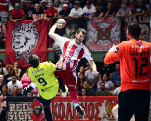 Υπέγραψε και για τη νέα σεζόν ο Σλίσκοβιτς με τον Ολυμπιακό