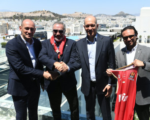 Η παρακάμερα της παρουσίασης της νέας χορηγικής συμφωνίας του Ολυμπιακού με την εταιρία «ΑrrenA»