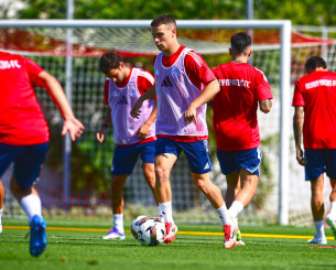 Στην COSMOTE TV και τα εννέα φιλικά του Ολυμπιακού