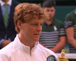 Σίνερ σε Αλκαράθ: «Έχεις κρατήσει αρκετές φορές αυτό το τρόπαιο»