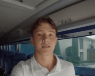 Ο Καρέτσας έγινε... vlogger για το νέο πούλμαν της Γκενκ (video)