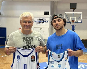 Στην Μύκονο και όχι για να... παρτάρει ο Λάρκιν, που χαλαρώνει σουτάροντας πριν το EuroBasket