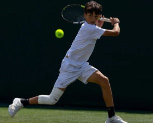 Έγραψε ιστορία ο 13χρονος Παγώνης: Πέρασε στον τελικό του Wimbledon!