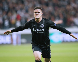 Γιόβιτς: Ο στόχος της ΑΕΚ που άνοιξε τον δρόμο για εκατομμύρια στην Άιντραχτ