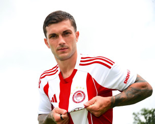 Το βίντεο του Ολυμπιακού με τον Στρεφέτσα να δείχνει το σήμα και να κάνει κολπάκια Το βίντεο του Ολυμπιακού με τον Στρεφέτσα να δείχνει το σήμα και να κάνει κολπάκια