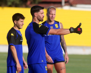 Μάικιτς, Μορουτσάν και Άλβαρο στην ενδεκάδα του Άρη κόντρα την Αράζ Μάικιτς, Μορουτσάν και Άλβαρο στην ενδεκάδα του Άρη κόντρα την Αράζ