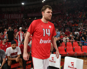 Ο Βεζένκοφ θα φορέσει τη φανέλα της Βουλγαρίας για μόνο δυο αγώνες Ο Βεζένκοφ θα φορέσει τη φανέλα της Βουλγαρίας για μόνο δυο αγώνες