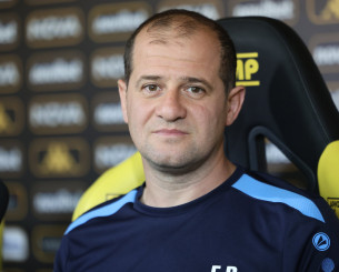 Ελμάρ Μπαχσίγιεφ προπονητής Αράζ: «Σεβόμαστε τον Αρη αλλά δεν τον φοβόμαστε» Ελμάρ Μπαχσίγιεφ προπονητής Αράζ: «Σεβόμαστε τον Αρη αλλά δεν τον φοβόμαστε»