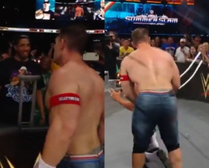 Ο Χαλιμπάρτον πήγε σε αγώνα του WWE και ο Τζον Σίνα χρησιμοποίησε την πατερίτσα του ως... όπλο (video) Ο Χαλιμπάρτον πήγε σε αγώνα του WWE και ο Τζον Σίνα χρησιμοποίησε την πατερίτσα του ως... όπλο (video)
