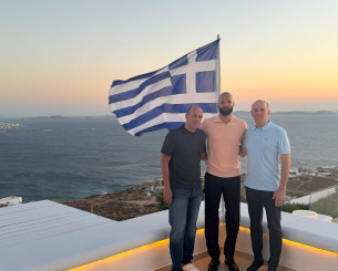 Για πάντα στο Λιμάνι ο Φουρνιέ: Υπέγραψε τριετή επέκταση συμβολαίου με τον Ολυμπιακό Για πάντα στο Λιμάνι ο Φουρνιέ: Υπέγραψε τριετή επέκταση συμβολαίου με τον Ολυμπιακό