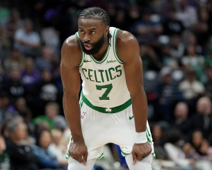 Ο Τζέιλεν Μπράουν αποκάλυψε τη «μάχη» του με την κατάθλιψη Ο Τζέιλεν Μπράουν αποκάλυψε τη «μάχη» του με την κατάθλιψη