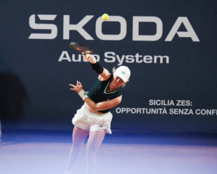 Αυτή είναι η τενίστρια που παίζει με πέντε δάχτυλα λιγότερα και μπήκε στο Top-100 του κόσμου Αυτή είναι η τενίστρια που παίζει με πέντε δάχτυλα λιγότερα και μπήκε στο Top-100 του κόσμου