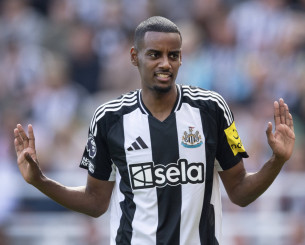 Η Νιουκάστλ είπε «όχι» σε μυθική πρόταση της Λίβερπουλ για Ίσακ