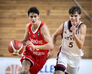 Ο γιος του Κουτλουάι είναι 16 ετών και... βγάζει μάτια στο Ολυμπιακό Τουρνουά Νέων (video)