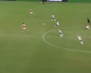 Το απίθανο γκολ από το κέντρο που χάρισε στην Τότεναμ τη νίκη επί της Άρσεναλ (video)