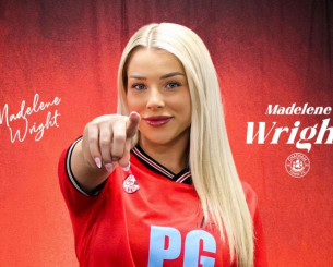 Από το OnlyFans πίσω στο ποδόσφαιρο - Η επιστροφή της Μαντελίν Ράιτ (pics)