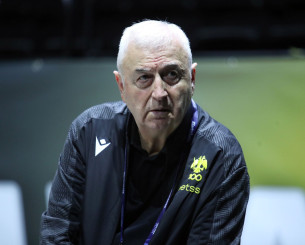 Η περίπτωση σέντερ και η κρίσιμη μεταγραφική εβδομάδα της ΑΕΚ Betsson