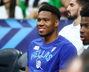 Όλα τα βλέμματα στον Γιάννη την Τετάρτη κόντρα στη Λετονία