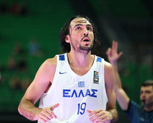 Ο Δημήτρης Κατσίβελης στο Athletiko: «Όταν παίζεις για την Εθνική δίνεις τα πάντα»