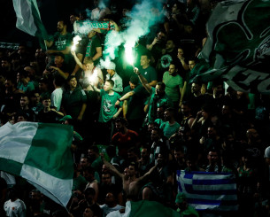 H απάντηση της Euroleague στη μητέρα του Χολμς: «Θα μπει σε ένα μπασκετικό "καζάνι", γνωστό ως ΟΑΚΑ» H απάντηση της Euroleague στη μητέρα του Χολμς: «Θα μπει σε ένα μπασκετικό "καζάνι", γνωστό ως ΟΑΚΑ»