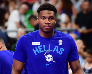 Ο Γιάννης ζει με τον δικό του τρόπο το πρώτο φιλικό της Εθνικής (video)