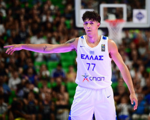 Ο Νάσος Μπαζίνας στο Athletiko: «100% αφοσίωση στην Εθνική, είναι η μεγαλύτερη τιμή»