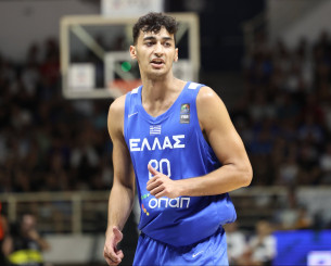 Το πρώτο τρίποντο της Ελλάδας έπειτα από 16 άστοχες προσπάθειες ήρθε από τον Σαμοντούροβ (video)