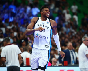 Γιάννης κερνάει, Εθνική πίνει για... αρχή