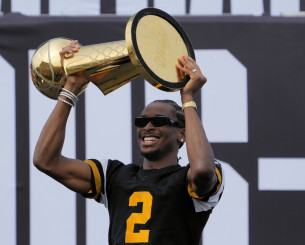 Ο Σέι Γκίλτζιους-Αλεξάντερ τιμήθηκε από τη γενέτειρά του - Δρόμος θα πάρει το όνομά του