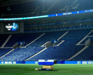 Ανατριχίλα: Ο τελευταίος φόρος τιμής στον Ζόρζε Κόστα στο γήπεδο της Πόρτο