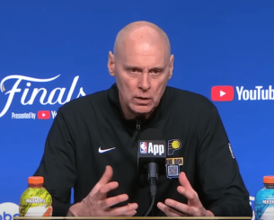 Ο Ρικ Καρλάιλ θα παραμείνει στο «τιμόνι» των Ιντιάνα Πέισερς με νέο πολυετές συμβόλαιο