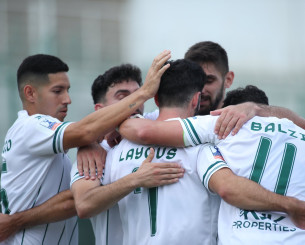 Ο Λεβαδειακός «έσπασε» τα δοκάρια, αλλά πήρε την πρόκριση κόντρα στον Μακεδονικό