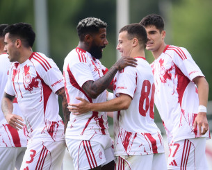 Πνευμονίδης και Στρεφέτσα υπέγραψαν τη νίκη του Ολυμπιακού επί της Αλ Τααβούν