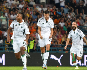 Το ραβασάκι στον Ντραγκόφσκι και το… γλέντι στα αποδυτήρια - Η παρακάμερα του Σαχτάρ-Παναθηναϊκός (video)