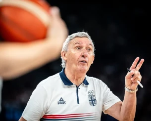 Εκτός EuroBasket οι Σμάιλαγιτς, Τριφούνοβιτς