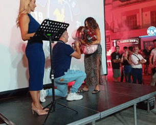 Αστεριανός έκανε πρόταση γάμου στη γιορτή του Star Store! (vid)