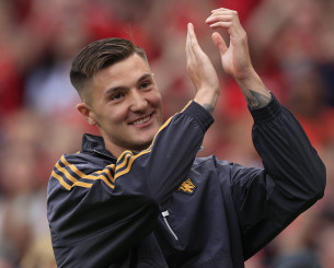 Ο Σέσκο σουτάρει και καρφώνει άψογα: Η Μάνστεστερ Γιουνάιτεντ έχει μέλλον στο… μπάσκετ (video)