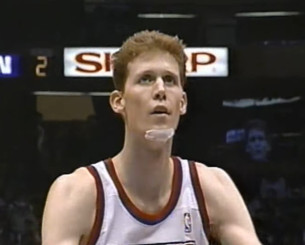 Πρώην διάσημος παίκτης του NBA καθηλωμένος σε αναπηρικό αμαξίδιο (videos)