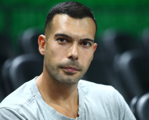 Ο Κώστας Σλούκας στο Athletiko: «Κακώς στεναχωριέσαι Ελληνα φίλαθλε, είμαστε εδώ εμείς»