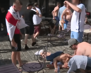 Πώς η αστυνομία της Αγγλίας συλλαμβάνει χούλιγκαν με το «αόρατο» σπρέι