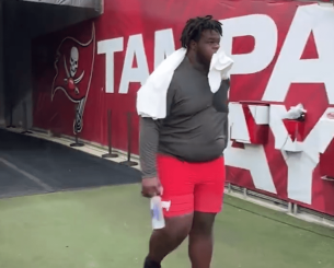 Ο βαρύτερος παίκτης στην ιστορία του NFL: Ο Ντέσμοντ Γουότσον δεν μπορεί να αγωνιστεί λόγω των κιλών του Ο βαρύτερος παίκτης στην ιστορία του NFL: Ο Ντέσμοντ Γουότσον δεν μπορεί να αγωνιστεί λόγω των κιλών του