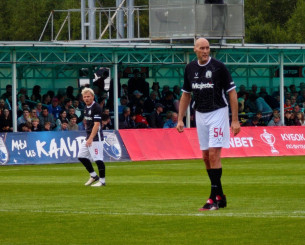 Ο ψηλότερος παίκτης στην ιστορία του ποδοσφαίρου: Ένας πρώην παίκτης του NBA με ύψος 2,26 μέτρα!